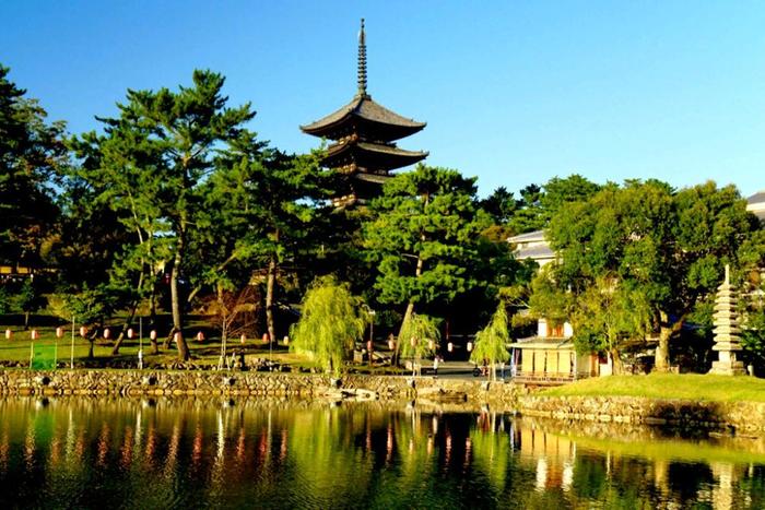 «Классический город» Нара: Святилища первой столицы Японии