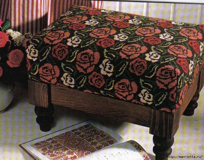 Пуфик и обложка с вышивкой «Розы» (4) (688x538, 432Kb)