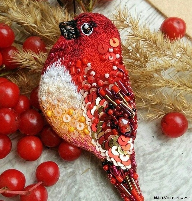 Птицы вышивкой гладью. Декоративная брошь ручной работы (18) (636x667, 370Kb)