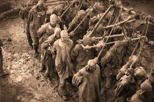 7054899_1607357919_20ptrudnobitbogomfilm56 (500x332, 249Kb)