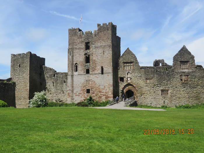 Ludlow Castle (700x524, 413Kb)