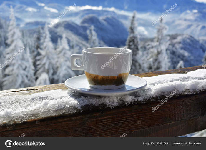 depositphotos_183661060-stock-photo-morning-coffe-winter-time-outdoor (700x510, 47Kb)