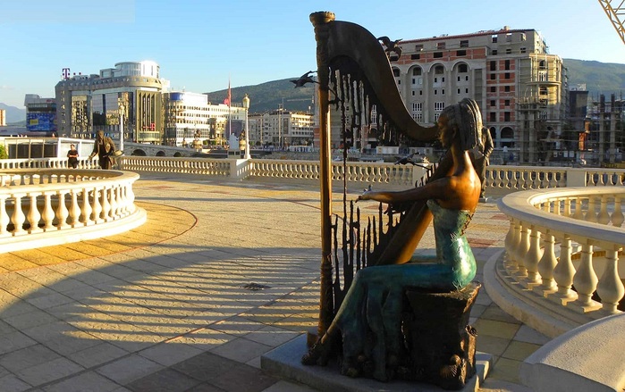 statue-skopje-Macedonia-1 (900x639, 136Kb)