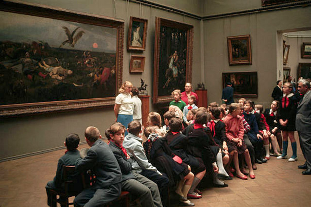 ссср Школьники на экскурсии в Третьяковской галерее. 1970 (640x426, 205Kb)