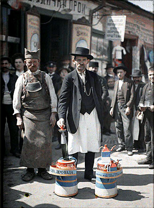 Югослави Продавцы лимонада в Белграде, 1913 год (520x700, 272Kb)