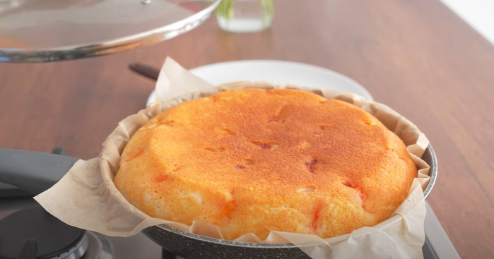 абрикосовый пирог на сковороде5 (700x367, 201Kb)
