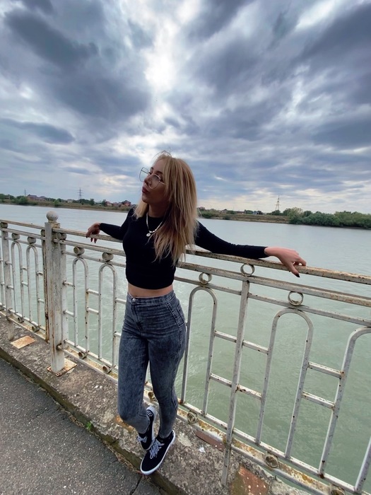 4F0E79B0-1C4E-4019-B3BF-6CAA4CD4E23B (525x700, 116Kb)