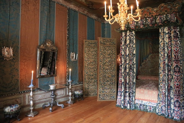 Paleis_Het_Loo_-_Mary_Stuart_bedroom_20120912-04 (900x666, 165Kb)