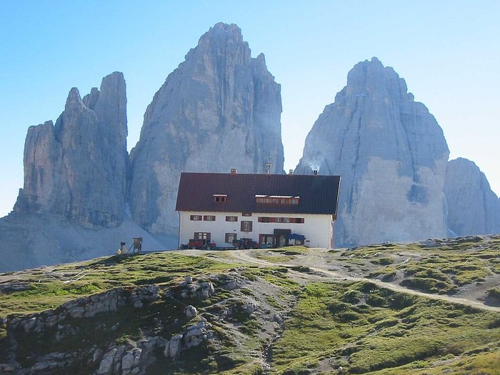 1024px-Drei_Zinnen_Hütte-Rifugion_Locatelli_2 (1000x825, 91Kb)