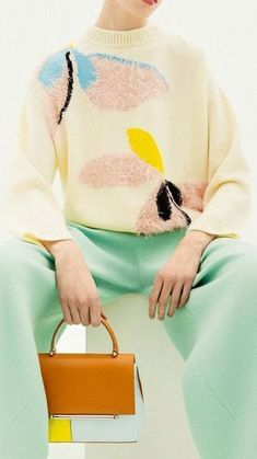 Fuzzy yarn exploded floral intarsia Delpozo Pre-Fall 2018 _ Knitwear fashion, Knitwear inspiration, Fashion (235x419, 58Kb)