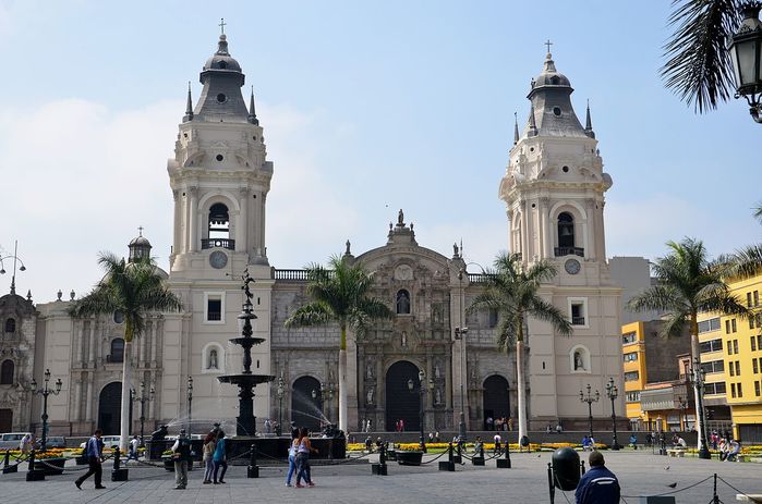 1280px-Cathedral_of_Lima,_Peru (900x663, 65Kb)