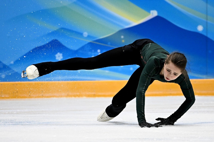 russia-kamila-valieva-trained-friday-beijing-afp (700x466, 312Kb)