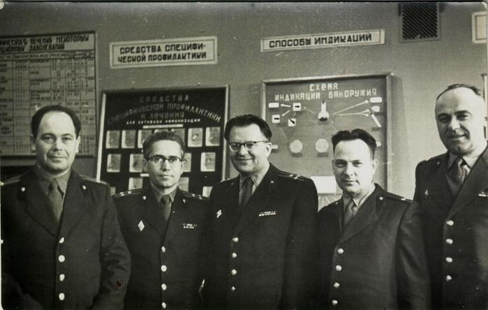      1956  (700x444, 43Kb)