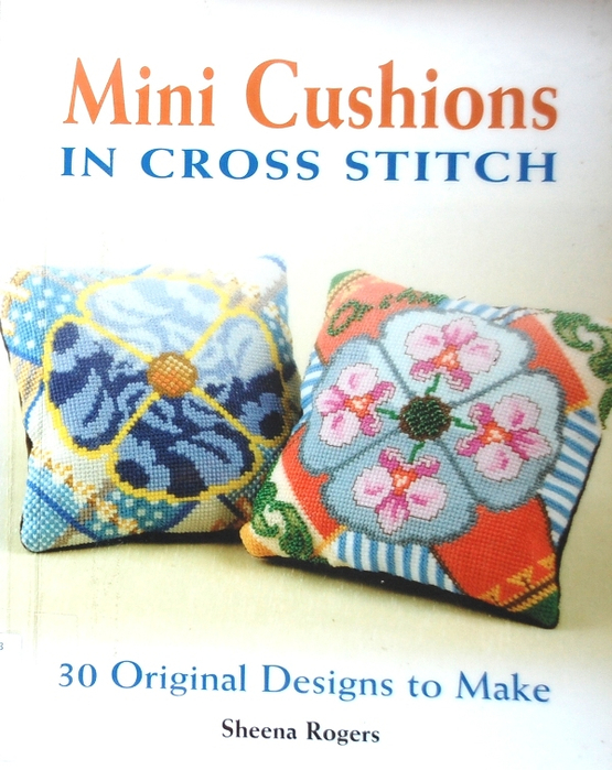 Mini cushions (01) (555x700, 387Kb)