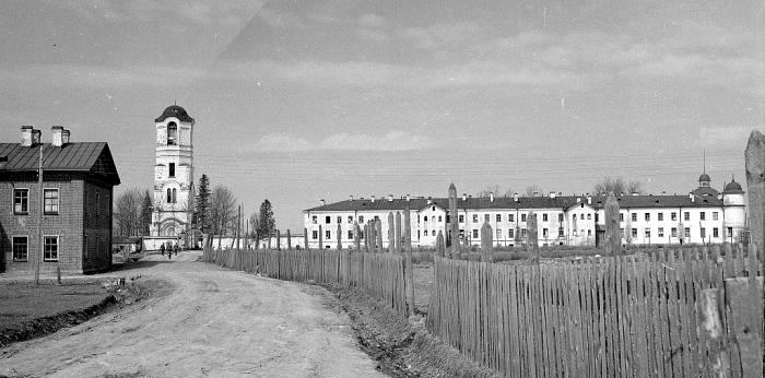 0 0 Александро-Свирский монастырь в советское время (700x346, 103Kb)