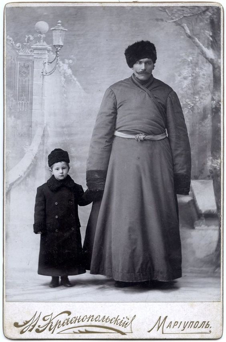  оссия звозчик с сыном, Мариуполь 1904 год (461x700, 227Kb)