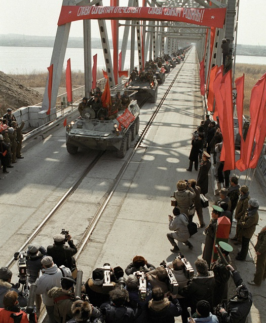 rian_archive_58833_withdrawal_of_soviet_troops_from_afghanistan (525x637, 350Kb)