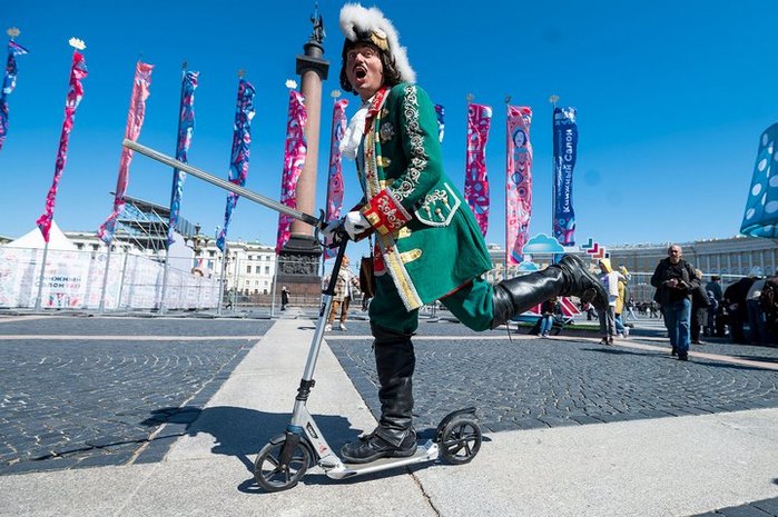 3109898_mai_parad_petrov (700x465, 96Kb)