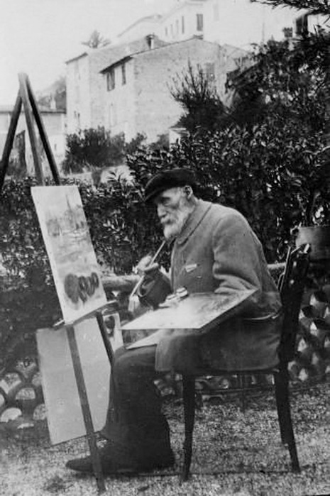  1912  Auguste Renoir peignant devant la Maison de la Poste à Cagnes  (465x700, 96Kb)