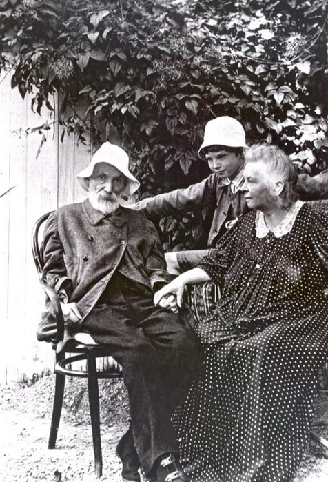 1912  Renoir, Aline, and Coco (476x700, 155Kb)