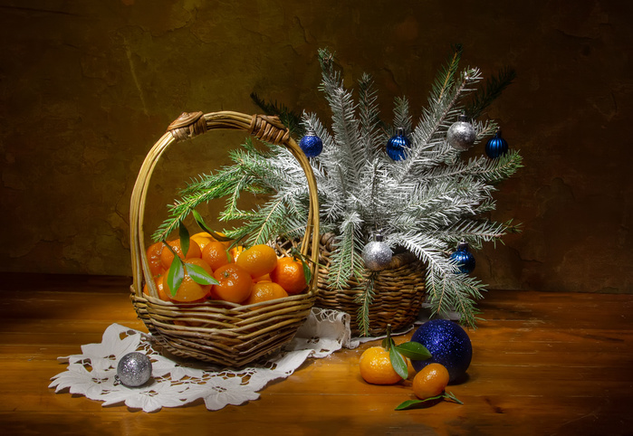 ЗАПАХ МАНДАРИНОВ И ХВОИ (700x482, 172Kb)