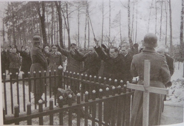Wacław_IwanowskПахаваньнеi (700x479, 299Kb)