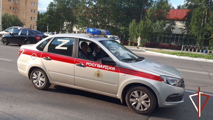 7290319_Rosgvardiya_v_Ugre_ystanovila_mestonahojdenie_i_vernyla_poterpevshemy_vorovannii_elektrosamokat (700x393, 226Kb)