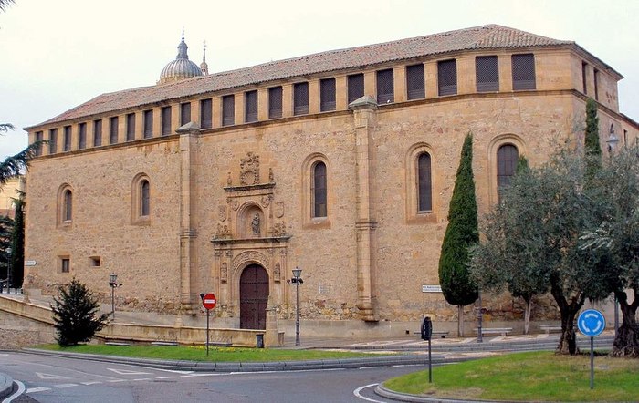 1024px-Salamanca_-_Convento_de_las_Dueñas,_exterior_de_la_iglesia_01 (900x642, 93Kb)