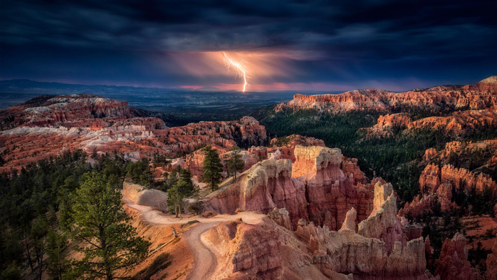 Lightning over Bryce Canyon, Utah, USA (700x393, 350Kb)