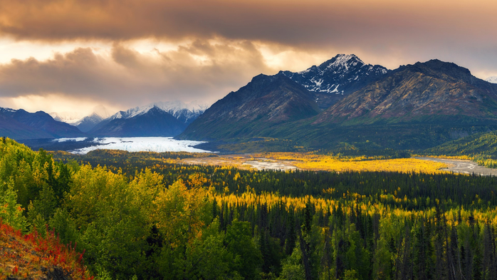 Matanuska Glaicer and valley view from Glenn Highway with fall foliage, Alaska, USA (700x393, 386Kb)