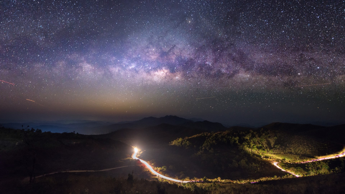 Milky Way over mountains, Kanchanaburi, Thailand (700x393, 288Kb)