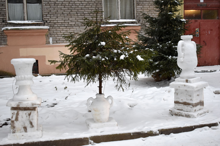 Снежные-скульптуры-на-Ланском,-11-дек-2023-(5) (700x467, 331Kb)