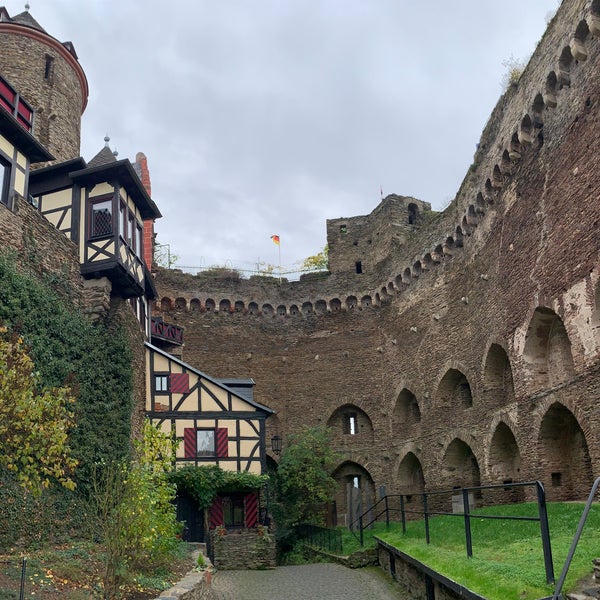 Burg (900x900, 97Kb)