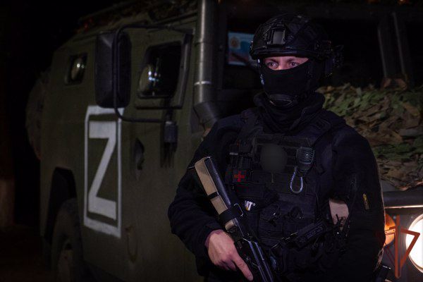 7290319_Sotrydniki_Rosgvardii_zaderjali_podozrevaemogo_v_posobnichestve_nacionalistam_v_Zaporojskoi_oblasti (600x400, 29Kb)