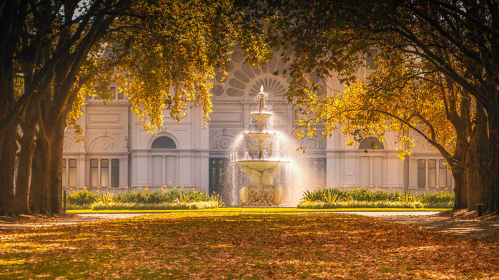 Carlton Gardens fountain, Royal Exhibition Building, Melbourne (700x393, 459Kb)