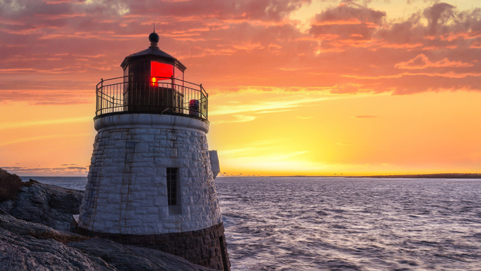 Castle Hill Lighthouse in orange sunset, Narragansett Bay in Newport, Rhode Island, USA (700x393, 328Kb)