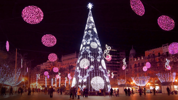 Christmas decoration and illumination in Valencia, Spain (700x393, 329Kb)