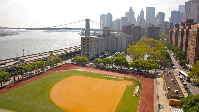 Baseball field, housing and waterside highway, East River and Brooklyn Bridge of Lower Manhattan, New York, USA (700x393, 346Kb)