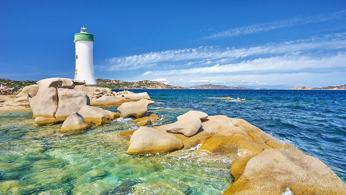 Beach near Punta Palau Lighthouse, Costa Smeralda, Sardinia Island, Italy (700x393, 378Kb)