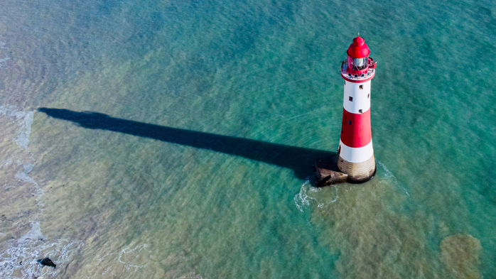 Beachy Head lighthouse from high angle view, East Sussex, England, UK (700x393, 341Kb)