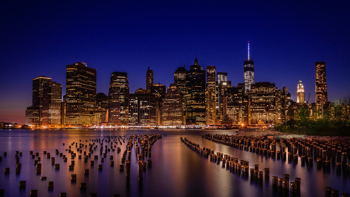 Brooklyn Bridge Park with Manhattan skyline during night, New York City, USA (700x393, 328Kb)