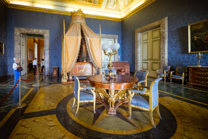 Royal-Palace-of-Caserta-guided-tours (900x667, 572Kb)
