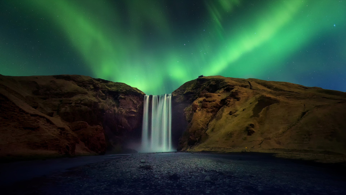 Skógafoss waterfall with Aurora borealis or northern light, Iceland (700x393, 222Kb)