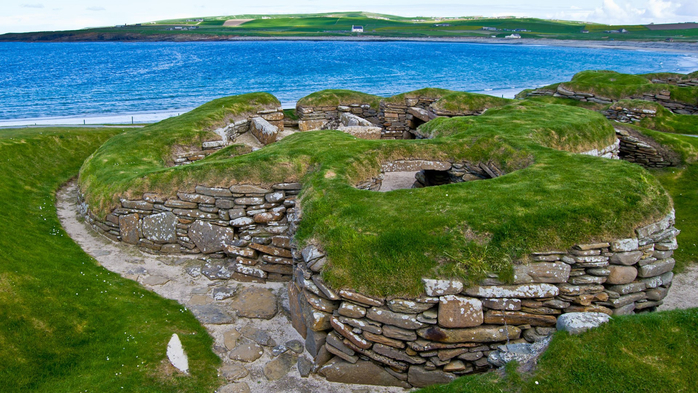 Stone-age settlement Skara Brae in the Bay of Skaill, Orkney Islands, Scotland, UK (700x393, 434Kb)
