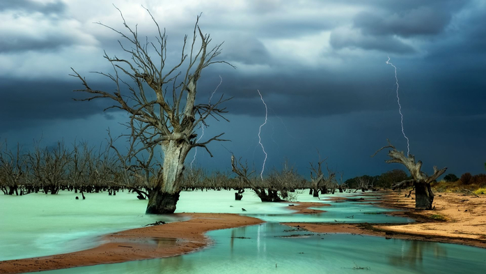Storm clouds above Menindee Lakes, New South Wales, Australia (700x393, 253Kb)