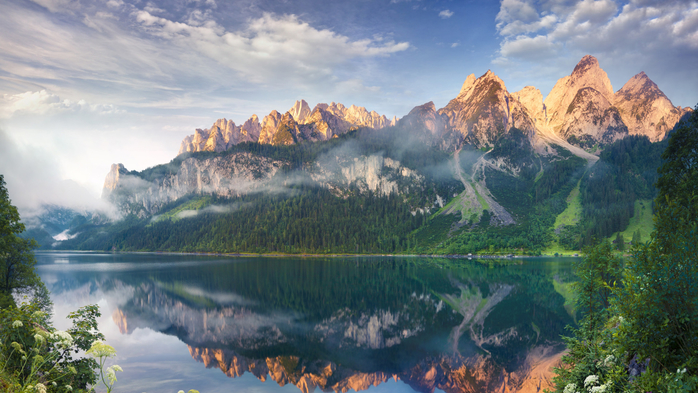 Sunny summer morning on the Vorderer Gosausee lake in the Austrian Alps, Austria (700x393, 395Kb)