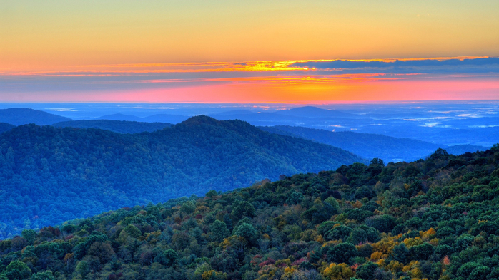 Sunrise in the Blue Ridge Mountains, Shenandoah National Park, Virginia, USA (700x393, 355Kb)