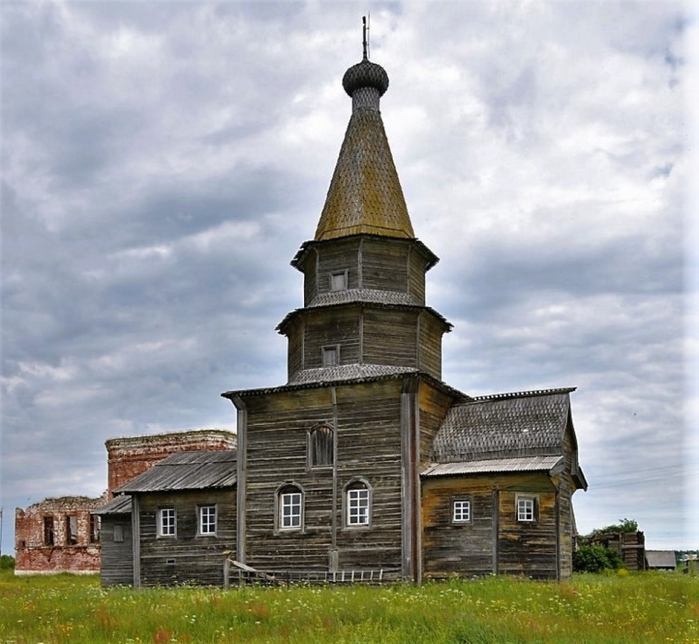 Погост (Ратонаволок). Петропавловская ц., 1722 г. (фото 1) (700x644, 385Kb)