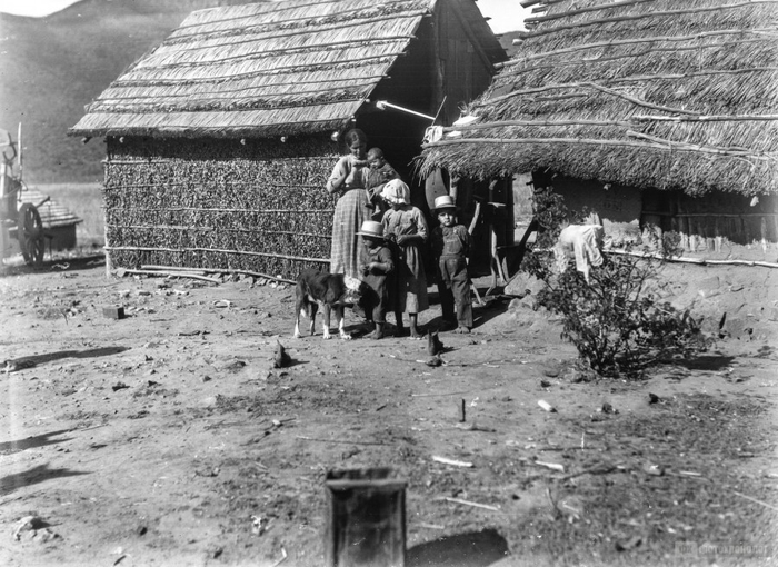 мексика В мексиканской деревне, 1899 год (700x510, 276Kb)
