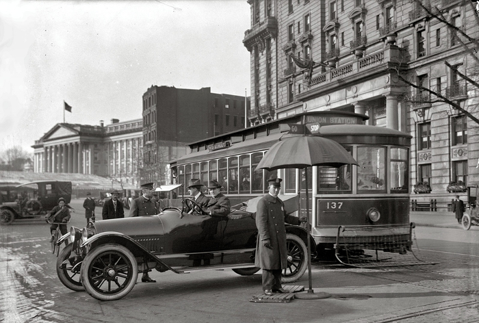 сша Регулировщик движения, Вашингтон 1913 год (700x472, 294Kb)